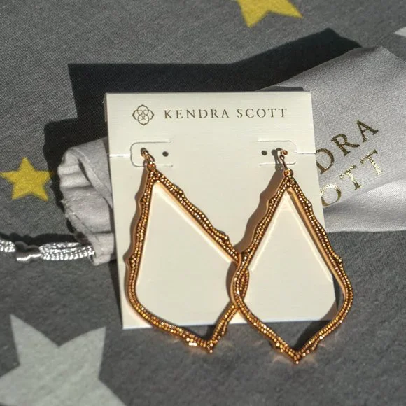 Kendra Scott Sophee Drop Earrings in Rose Gold - Picture 2 of 4